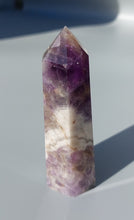 Laden Sie das Bild in den Galerie-Viewer, Amethyst Turm 1