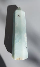 Laden Sie das Bild in den Galerie-Viewer, Blauer Aragonit Turm 1