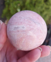 Laden Sie das Bild in den Galerie-Viewer, Kugel Pink Opal