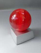Laden Sie das Bild in den Galerie-Viewer, Rote Glas Kugel