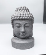 Laden Sie das Bild in den Galerie-Viewer, Schungit Buddha Kopf